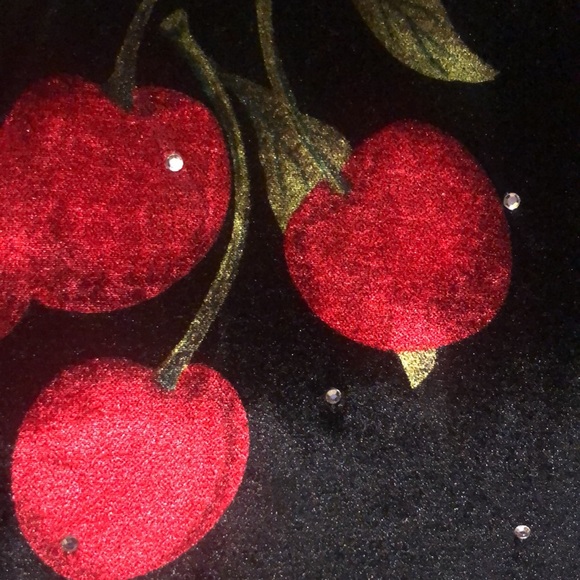 Vintage Quaker factory velvet top w cherries and sparkle with rhinestones. L. - Picture 4 of 6